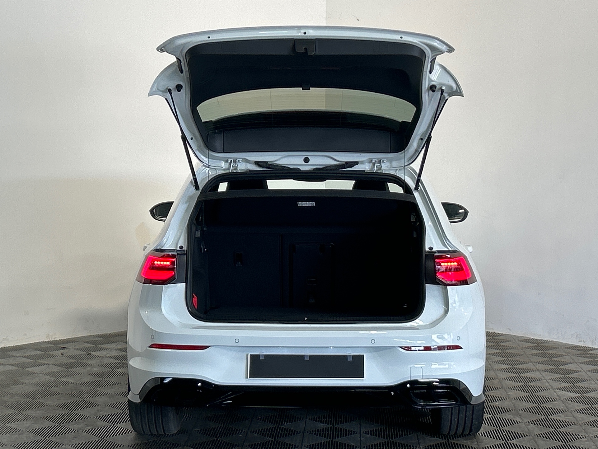 VOLKSWAGEN GOLF 1.5 eTSI OPF 150 DSG7 R-Line