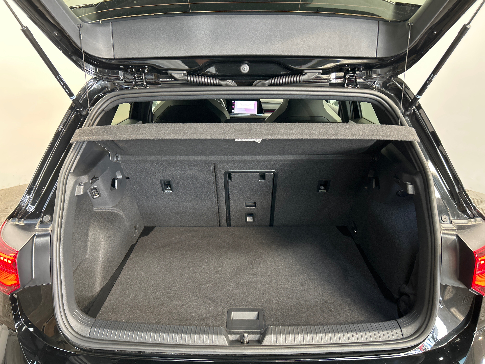 VOLKSWAGEN GOLF 1.5 eTSI OPF 150 DSG7 R-Line