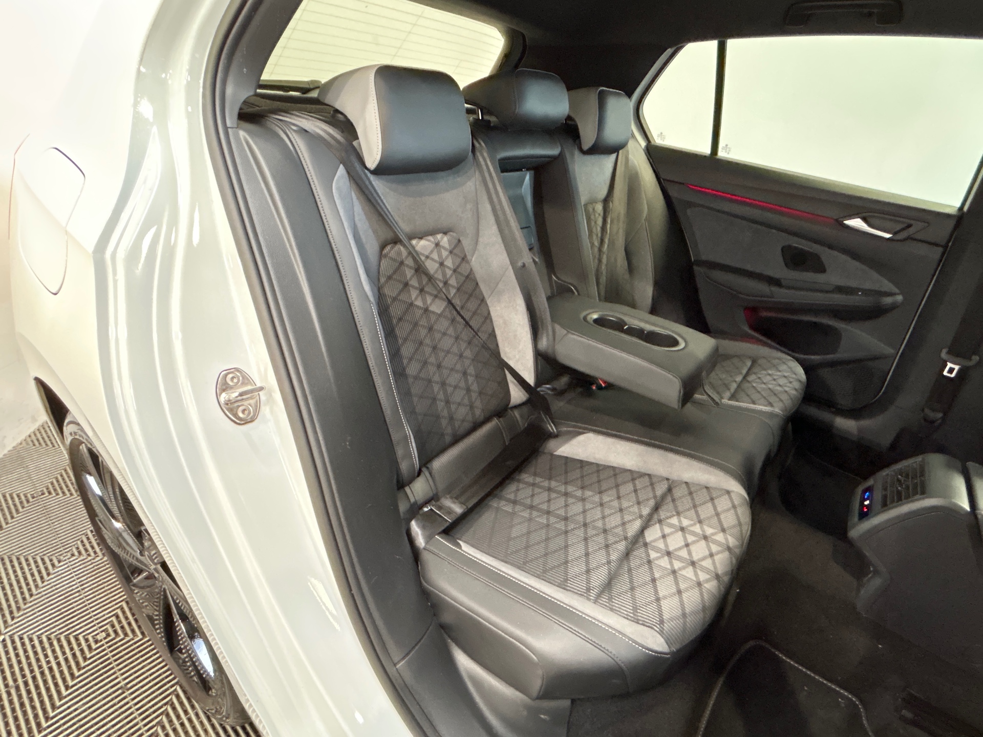VOLKSWAGEN GOLF 1.5 eTSI OPF 150 DSG7 R-Line