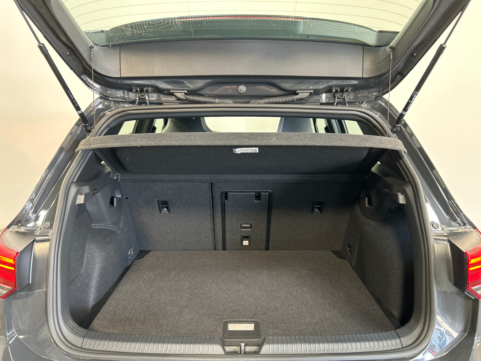 VOLKSWAGEN GOLF 1.5 eTSI OPF 150 DSG7 R-Line