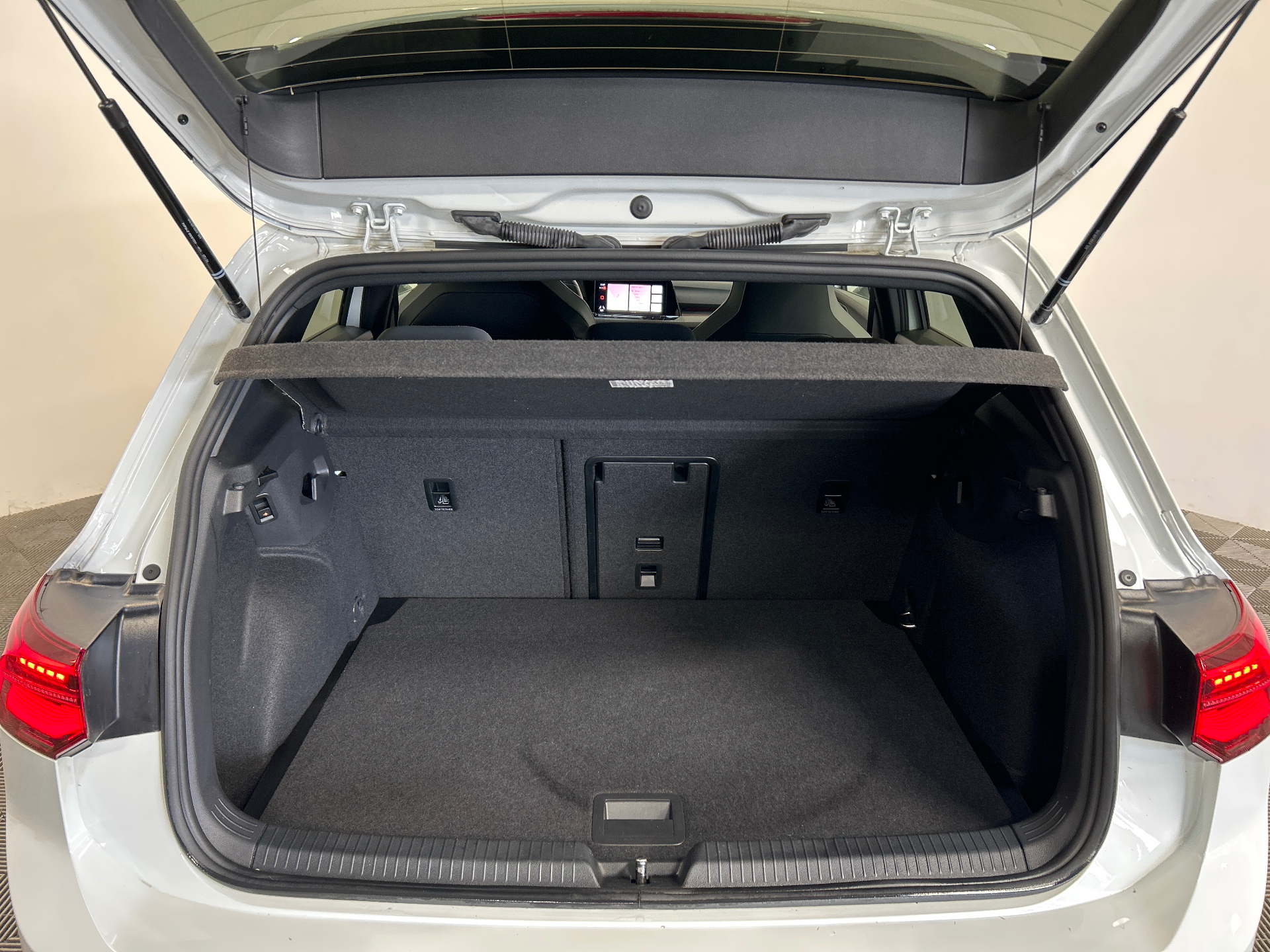 VOLKSWAGEN GOLF 1.5 eTSI OPF 150 DSG7 R-Line