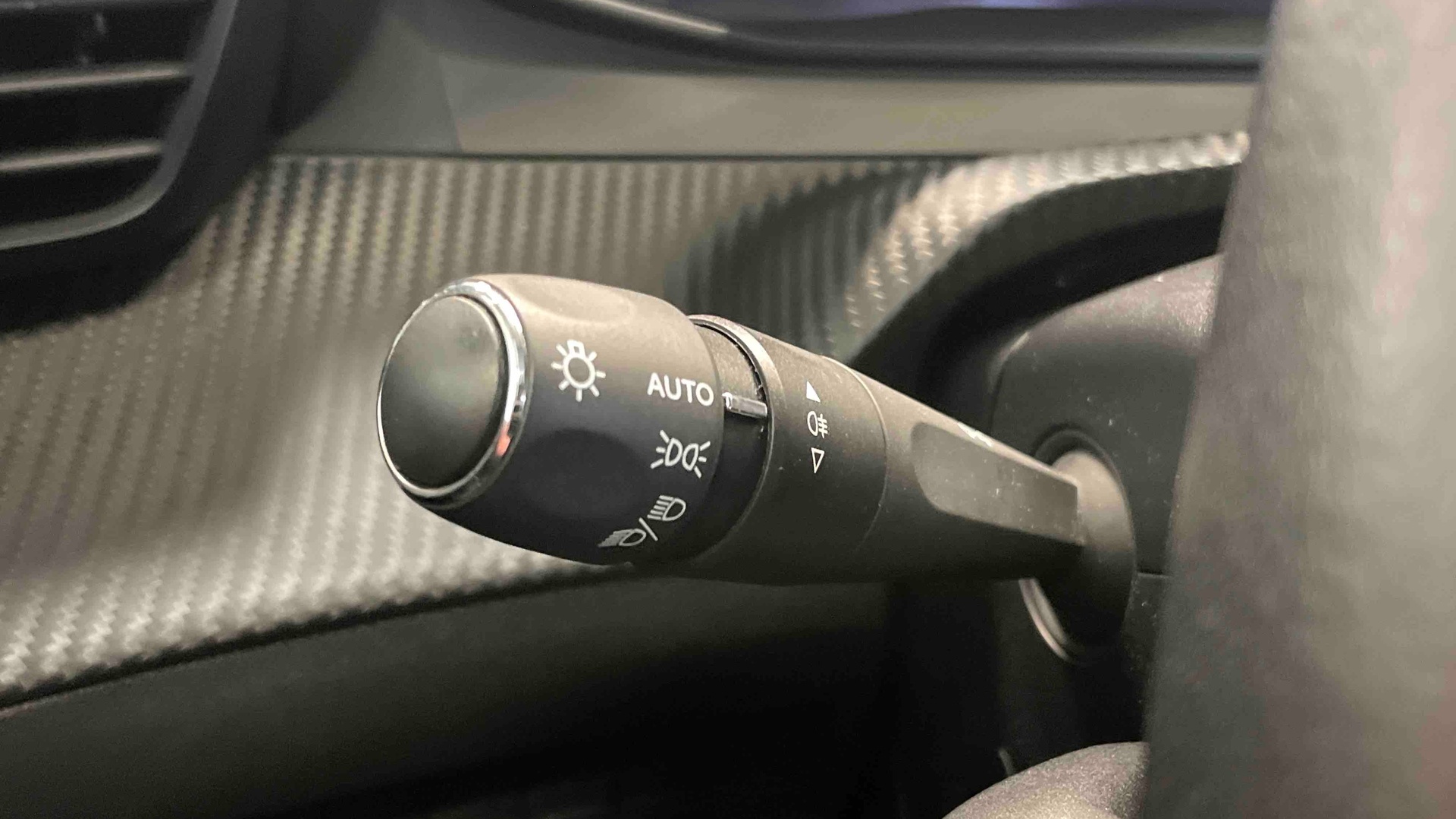 PEUGEOT 208 PureTech 100 S&S BVM6 Allure