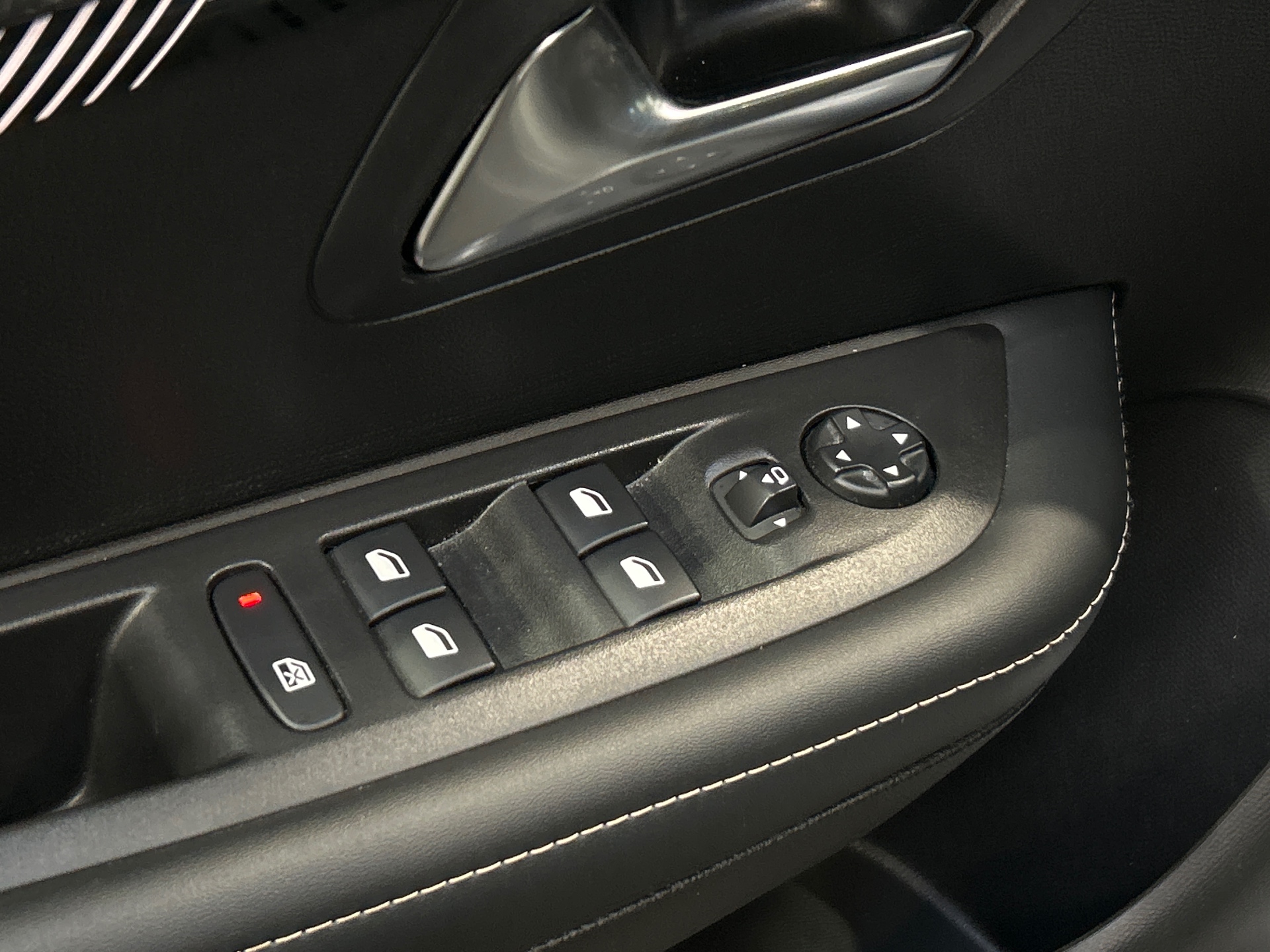 PEUGEOT 208 ALL PT100 BVM