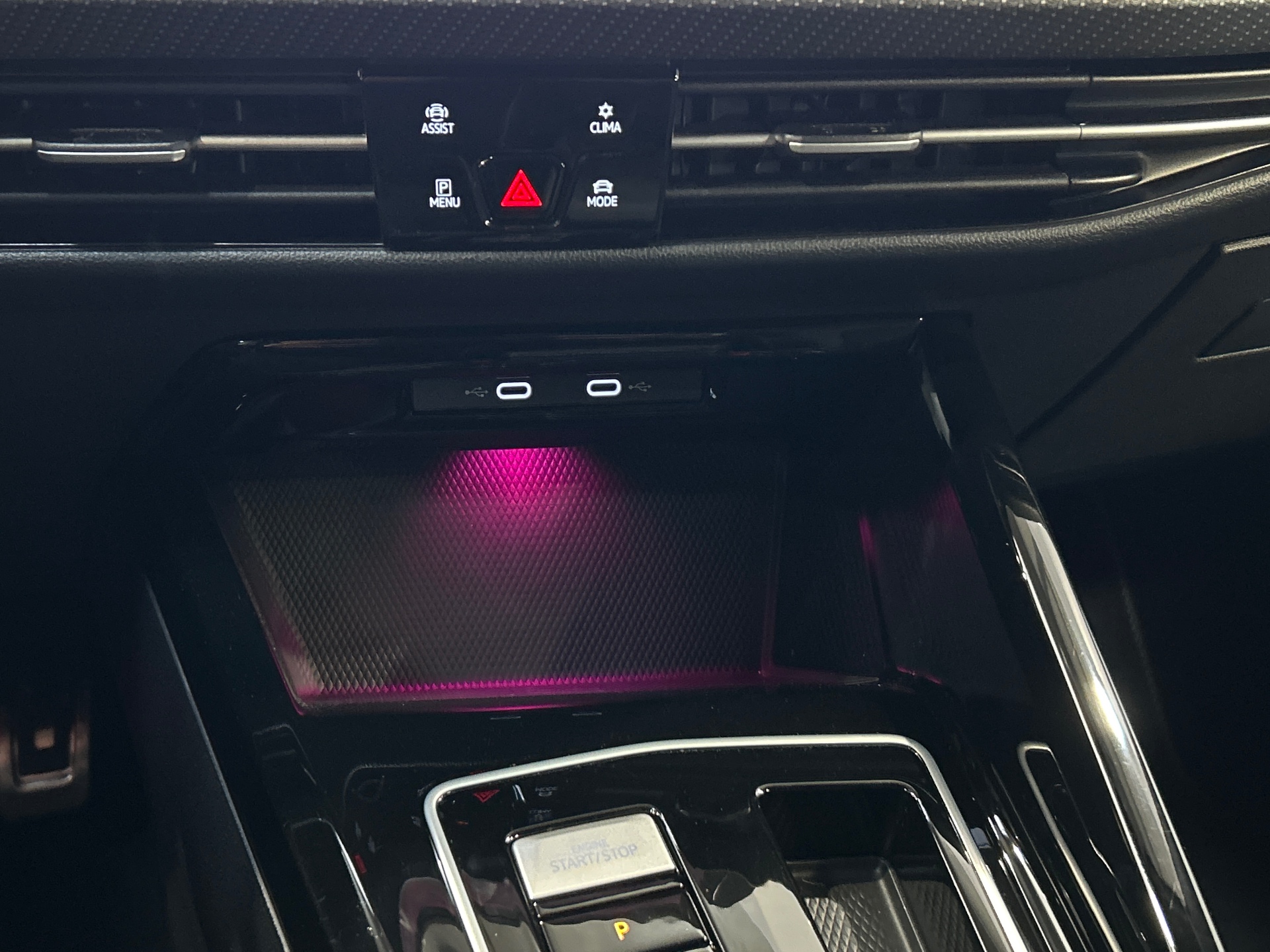 VOLKSWAGEN GOLF 1.5 eTSI OPF 150 DSG7 R-Line