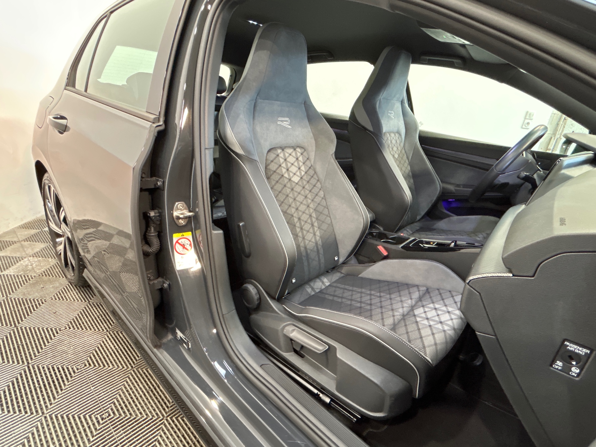 VOLKSWAGEN GOLF 1.5 eTSI OPF 150 DSG7 R-Line