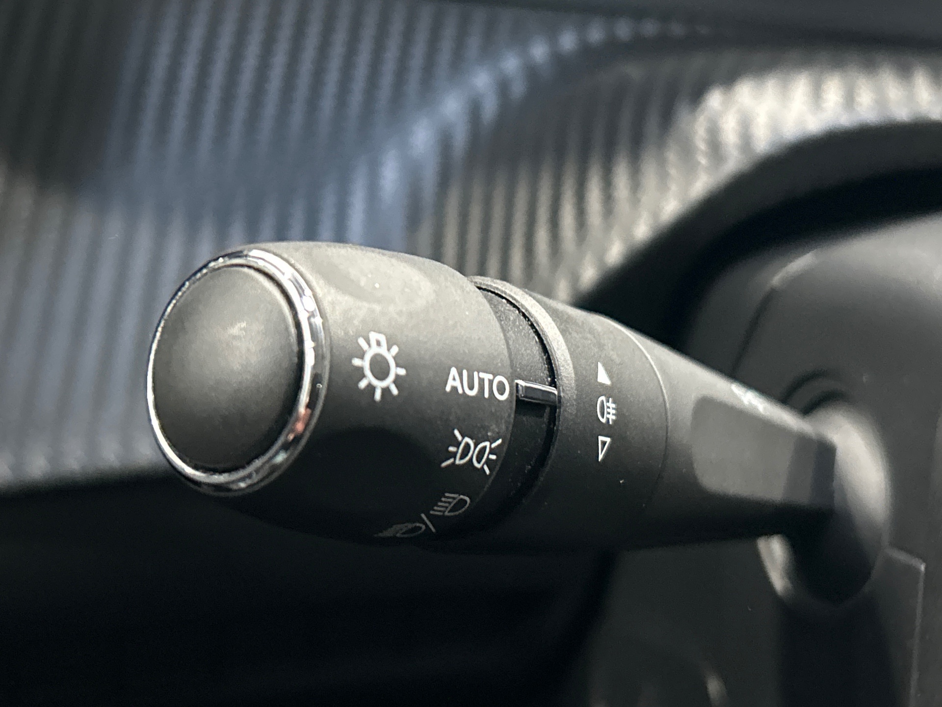 PEUGEOT 208 ALL PT100 BVM