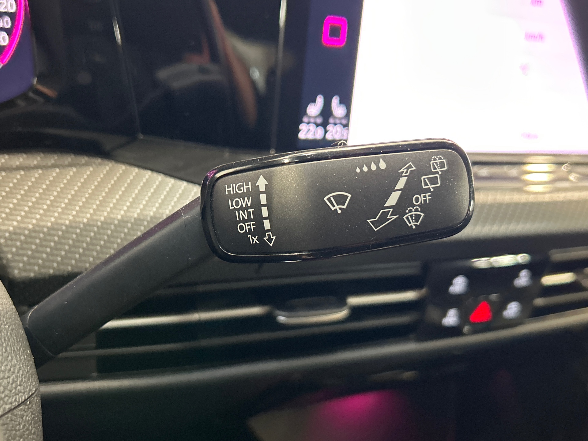 VOLKSWAGEN GOLF 1.5 eTSI OPF 150 DSG7 R-Line