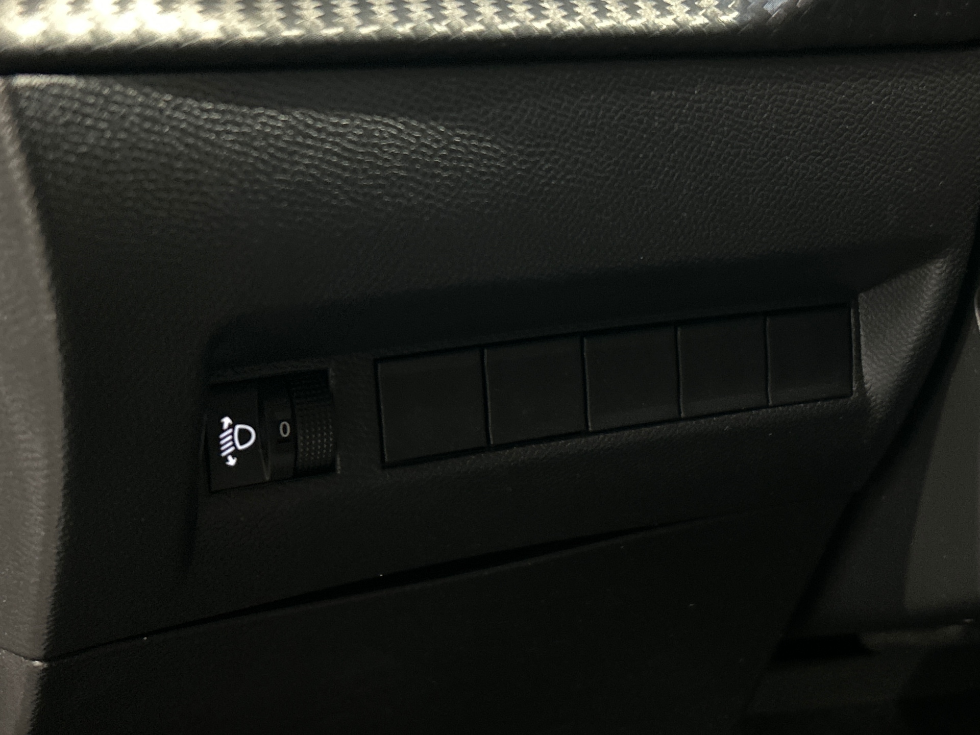 PEUGEOT 208 ALL PT100 BVM