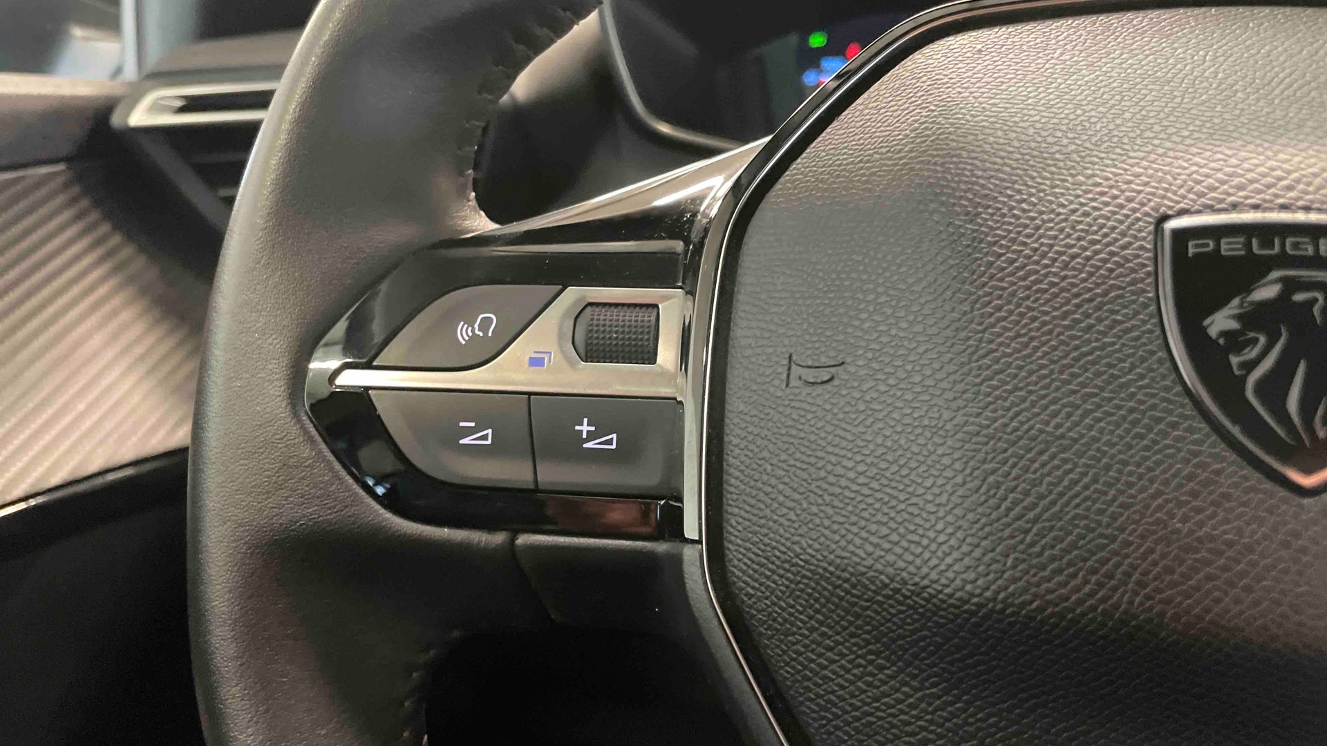 PEUGEOT 208 PureTech 100 S&S BVM6 Allure