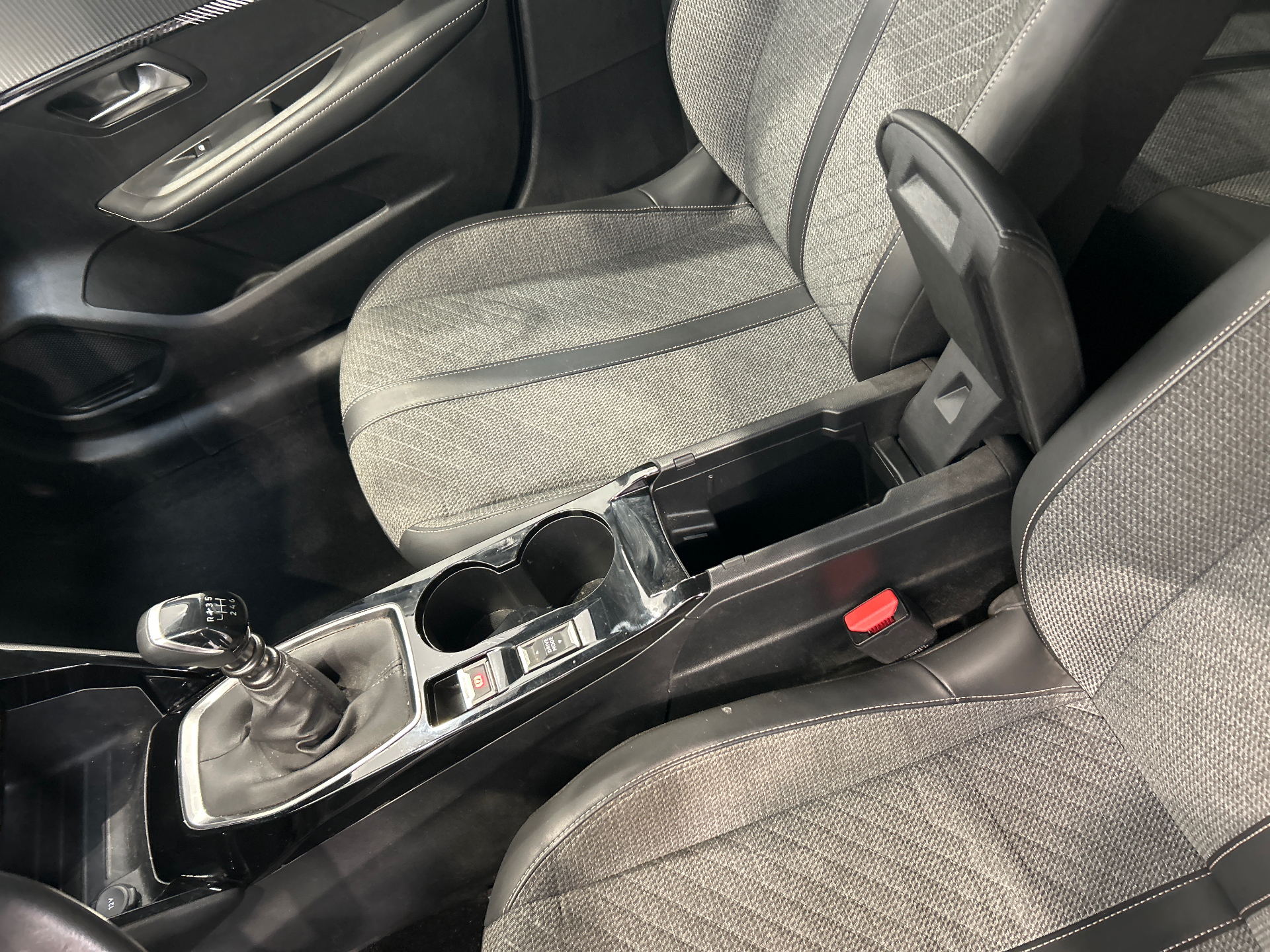 PEUGEOT 208 ALLURE PURETECH 100 S&S BVM6