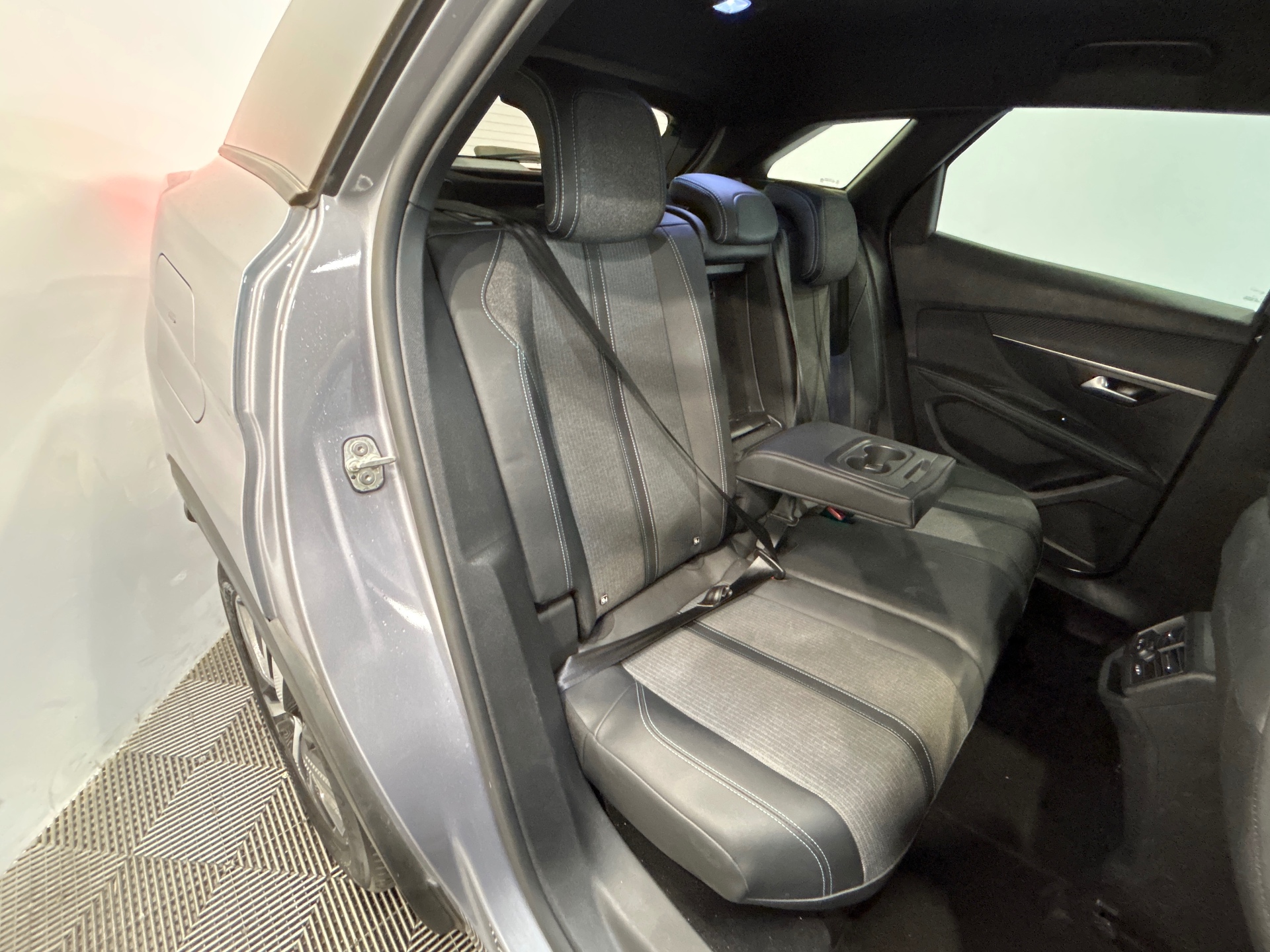 PEUGEOT 3008 Hybrid 136 e-DCS6 Allure Pack