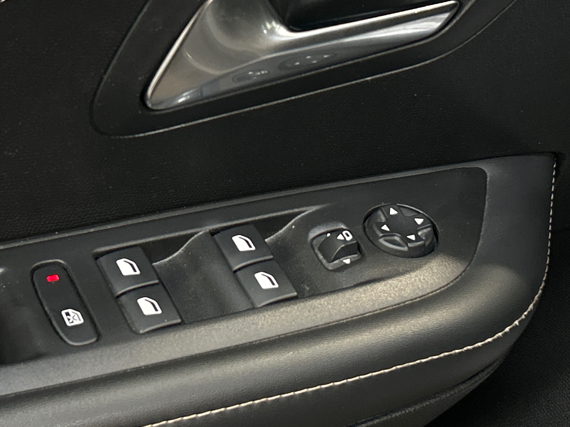 PEUGEOT 208 ALLURE PURETECH 100 S&S BVM6