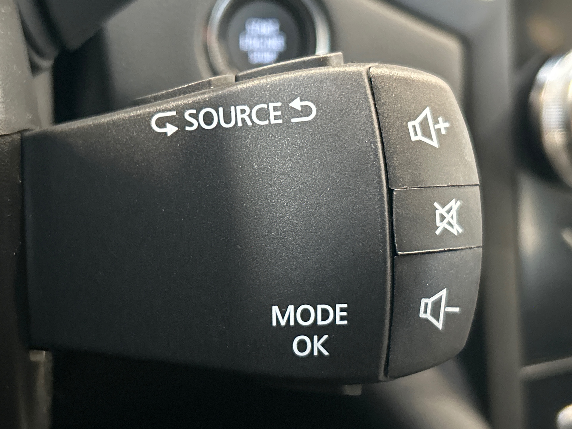 RENAULT MEGANE IV BERLINE evolution Blue dCi 115 EDC