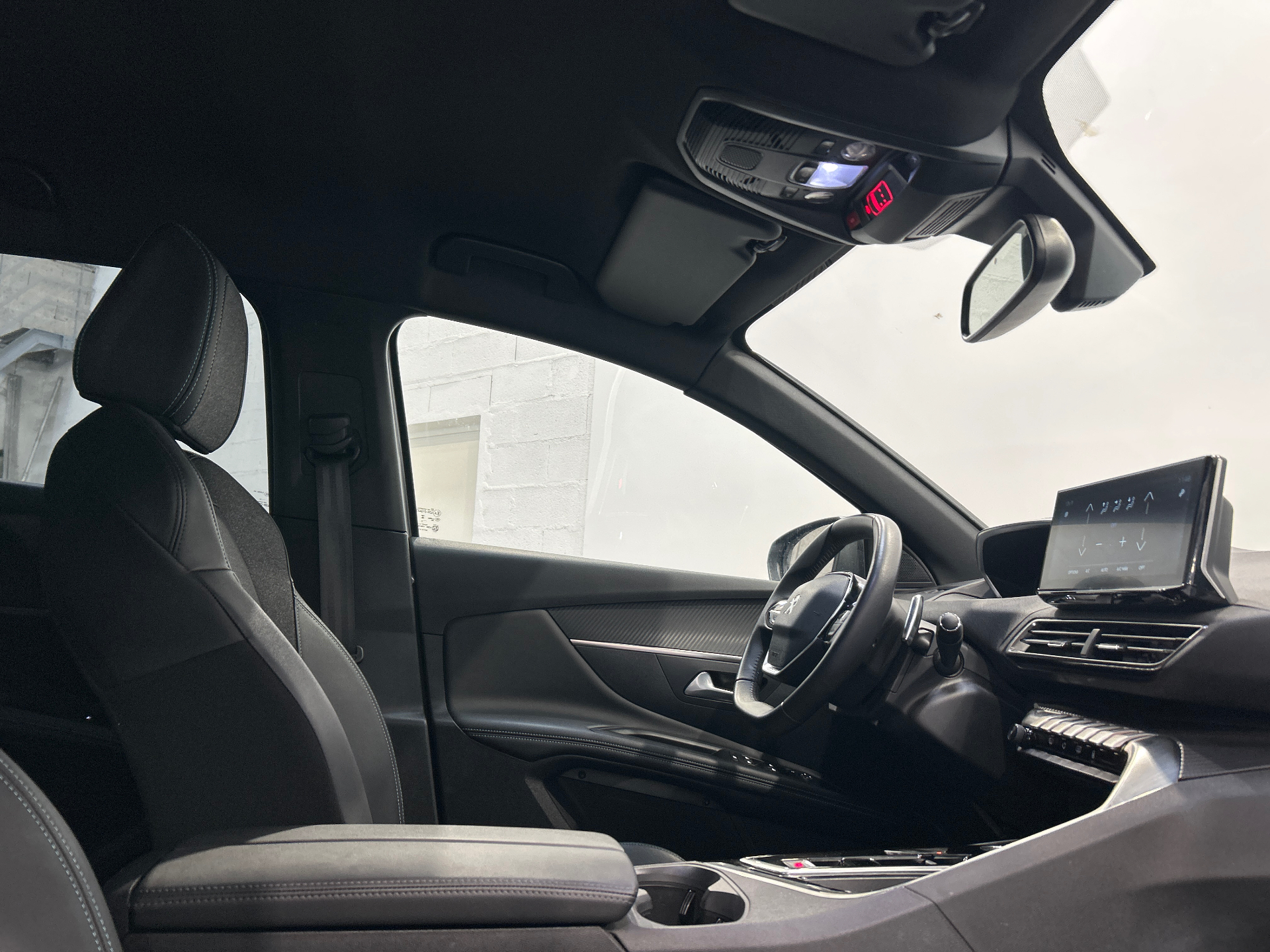 PEUGEOT 3008 Hybrid 136 e-DCS6 Allure Pack
