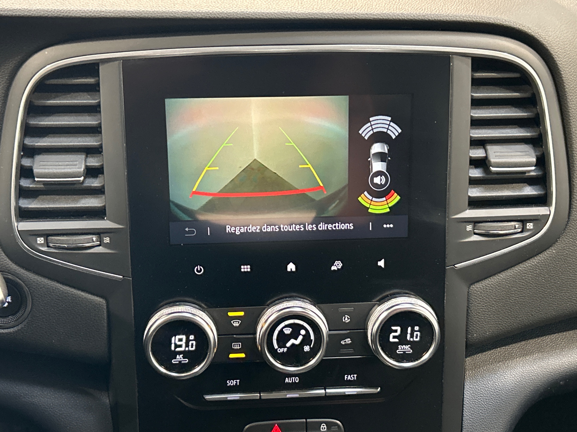 RENAULT MEGANE IV BERLINE evolution Blue dCi 115 EDC