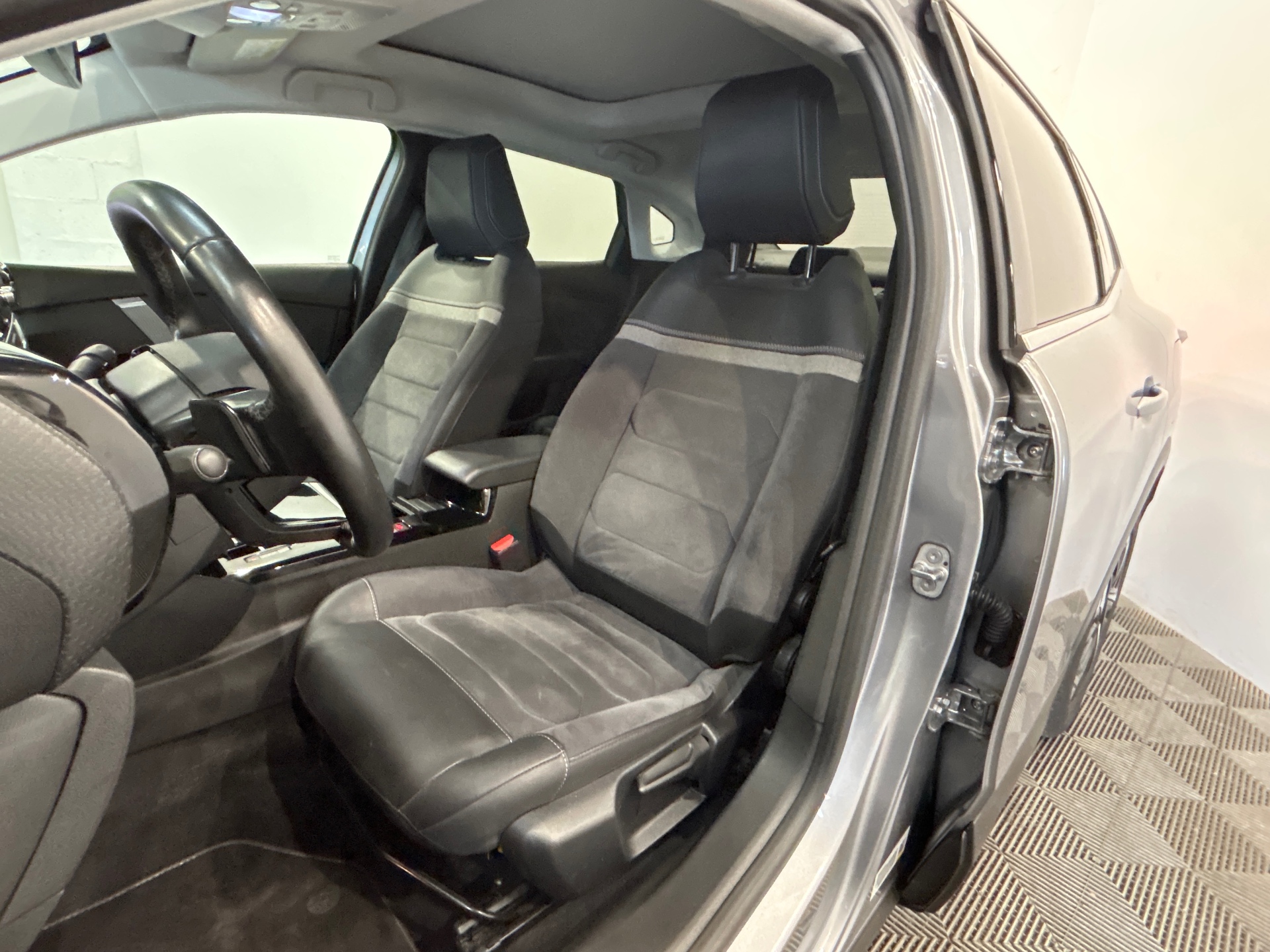 CITROEN C4 X BlueHDi 130 S&S EAT8 Shine Pack