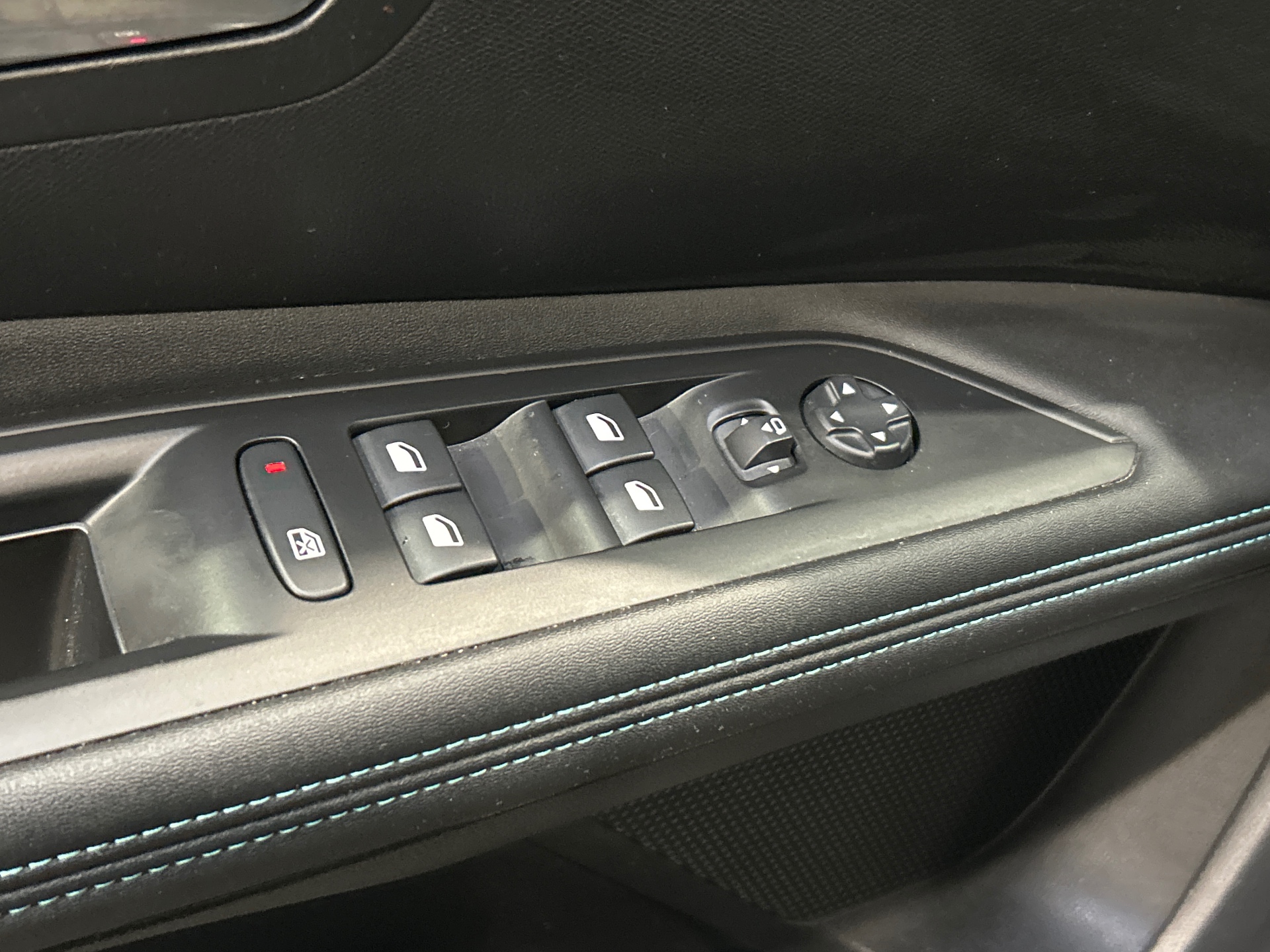 PEUGEOT 3008 ALLURE PACK HYBRID 136 CH E-DCS6