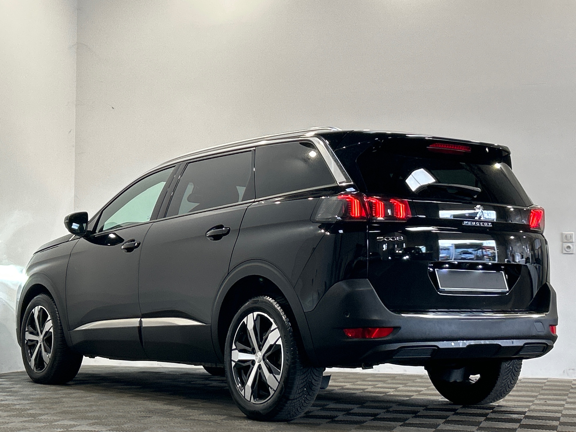 PEUGEOT 5008 ALLURE PK BHDI 130 S&S EAT8