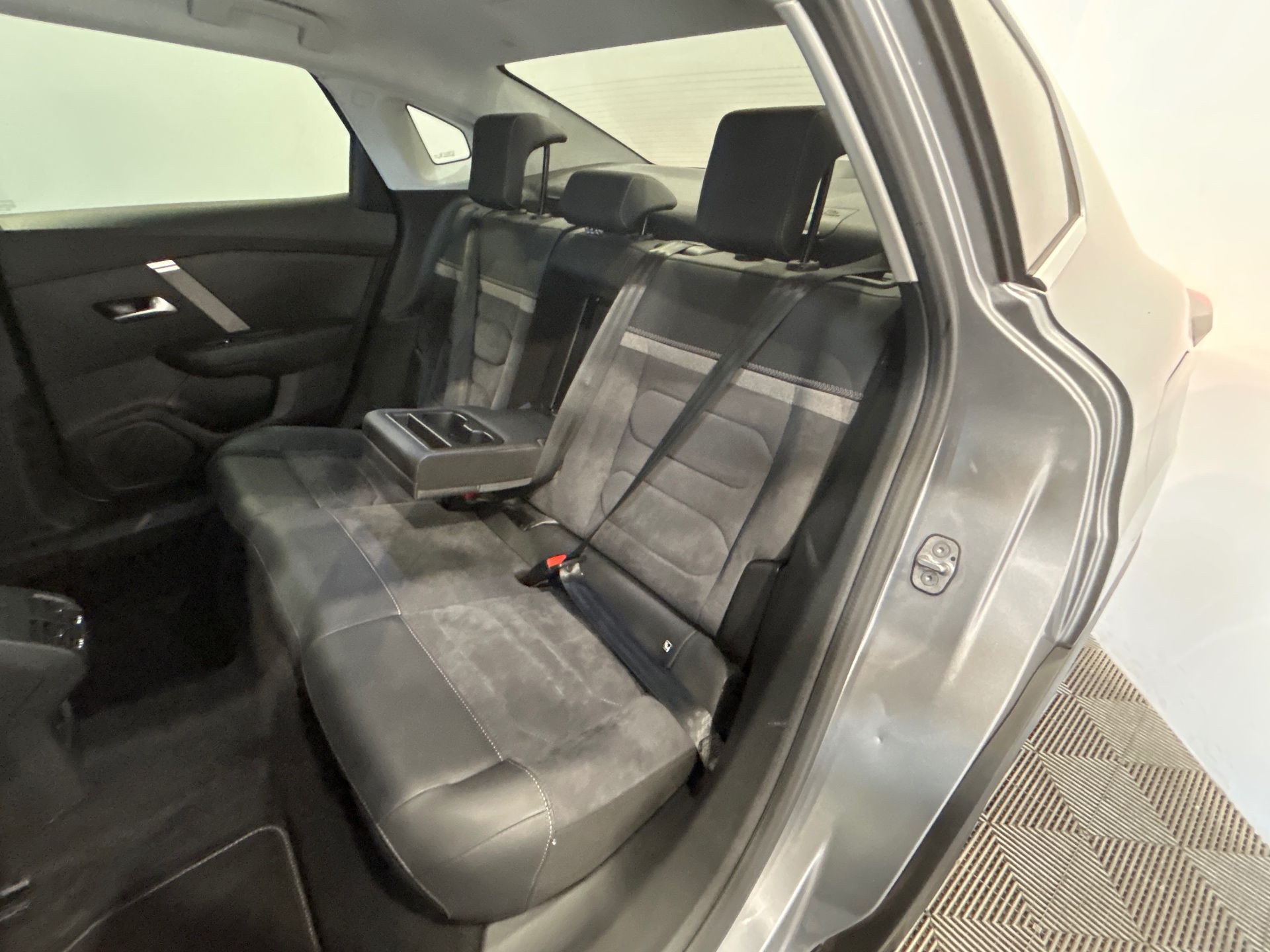 CITROEN C4 X BlueHDi 130 S&S EAT8 Shine Pack