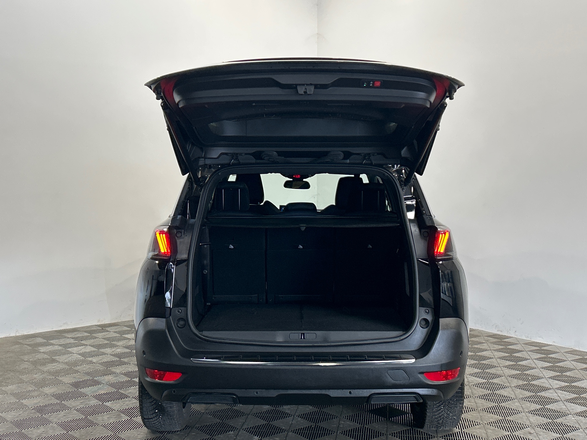 PEUGEOT 5008 ALLURE PK BHDI 130 S&S EAT8