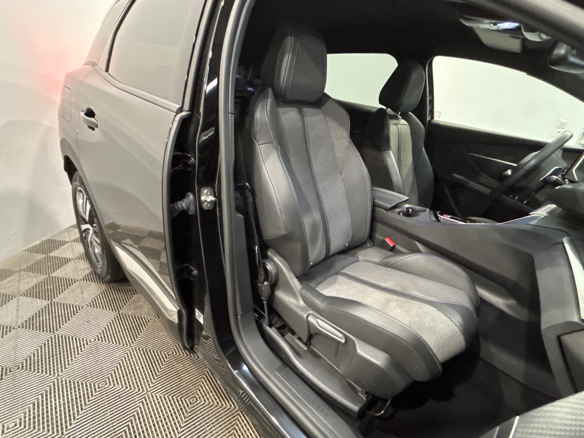 PEUGEOT 3008 ALLURE PACK HYBRID 136 CH E-DCS6