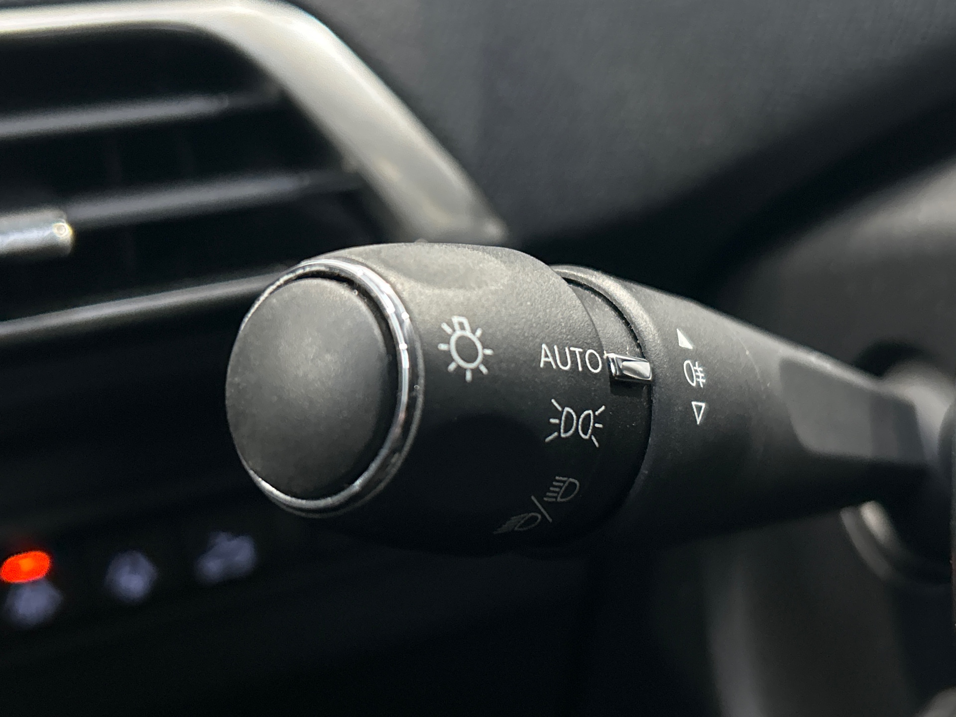 PEUGEOT 3008 Hybrid 136 e-DCS6 Allure Pack