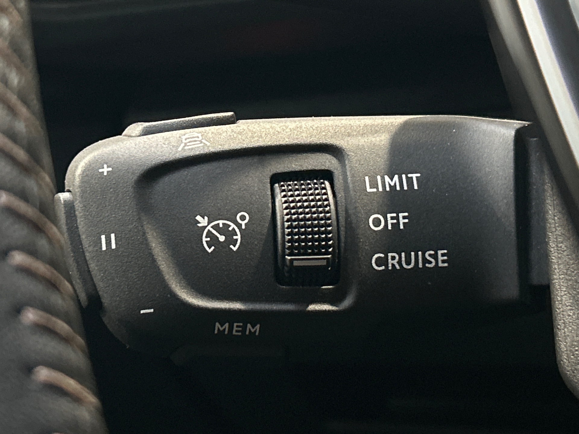 PEUGEOT 3008 Hybrid 136 e-DCS6 Allure Pack