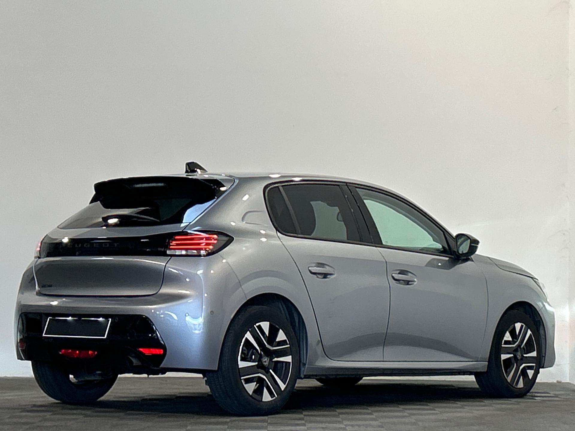 PEUGEOT 208 ALLURE PURETECH 100 S&S BVM6
