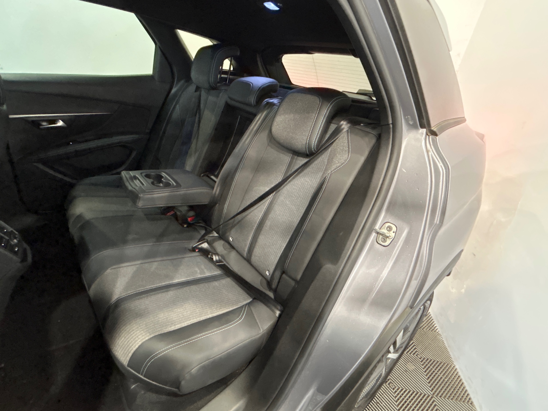 PEUGEOT 3008 Hybrid 136 e-DCS6 Allure Pack