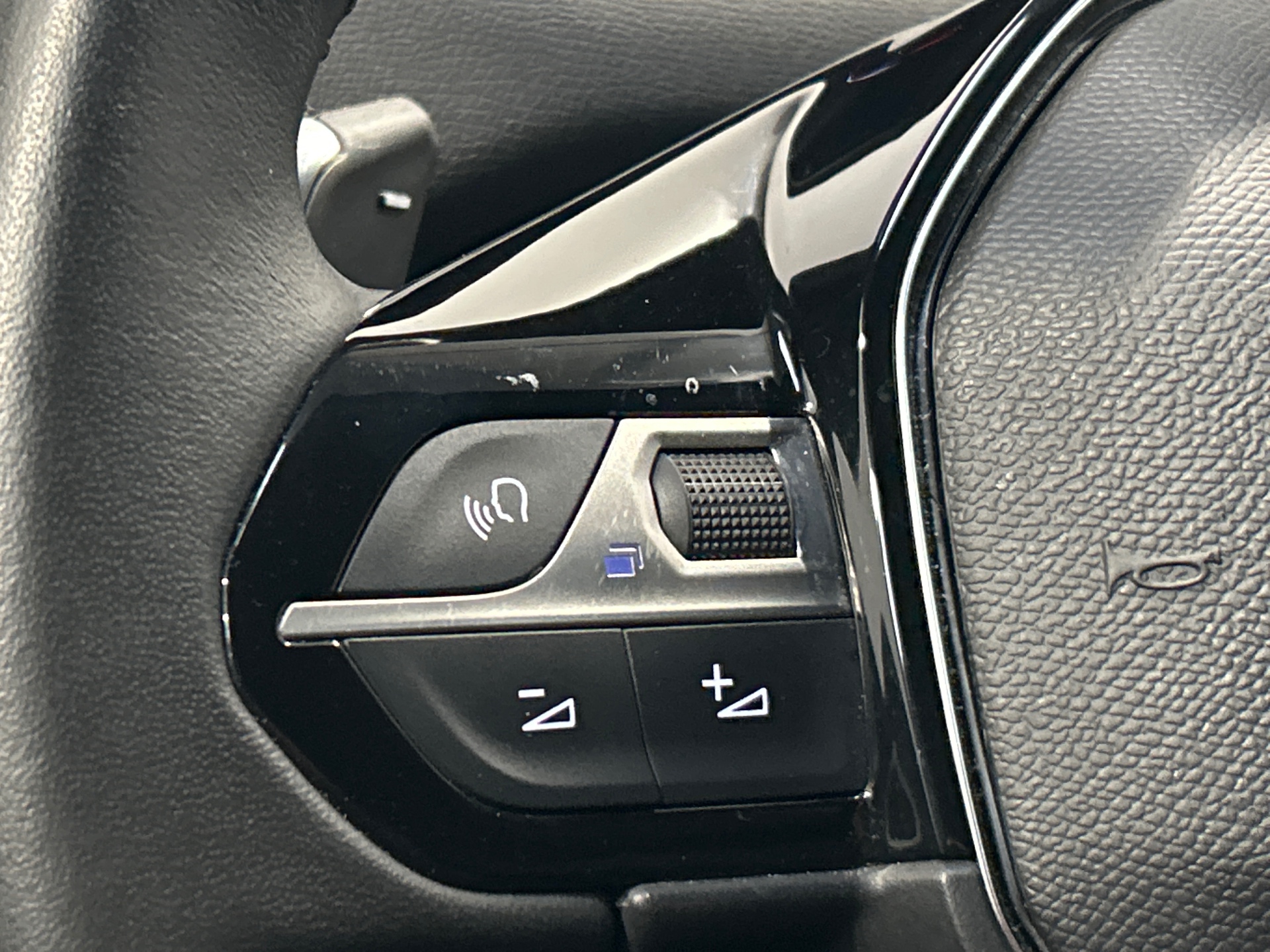 PEUGEOT 3008 ALLURE PACK HYBRID 136 CH E-DCS6