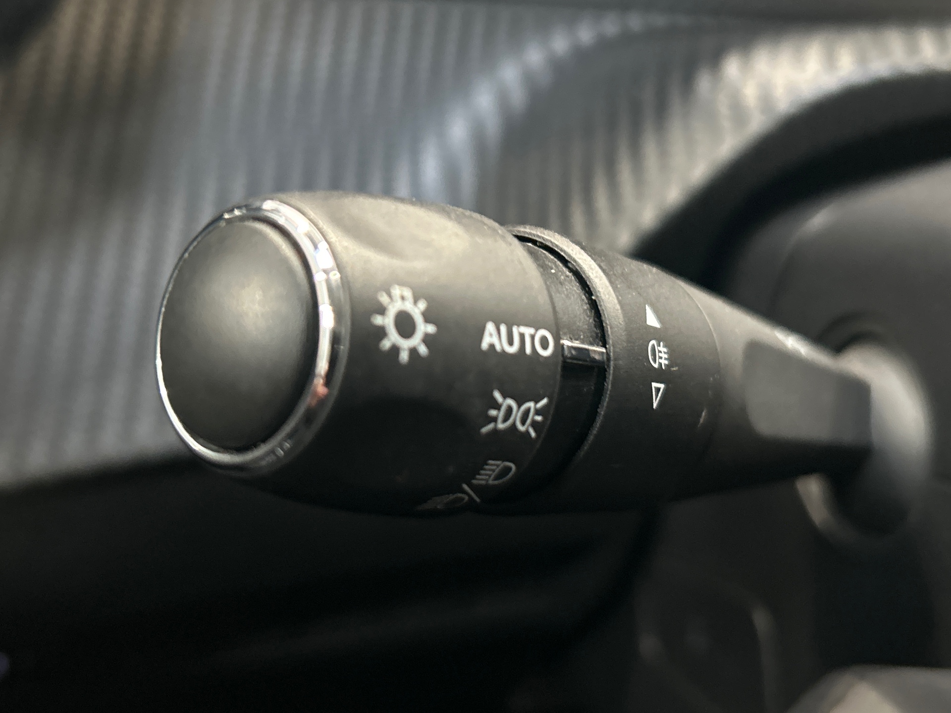 PEUGEOT 208 ALLURE PURETECH 100 S&S BVM6
