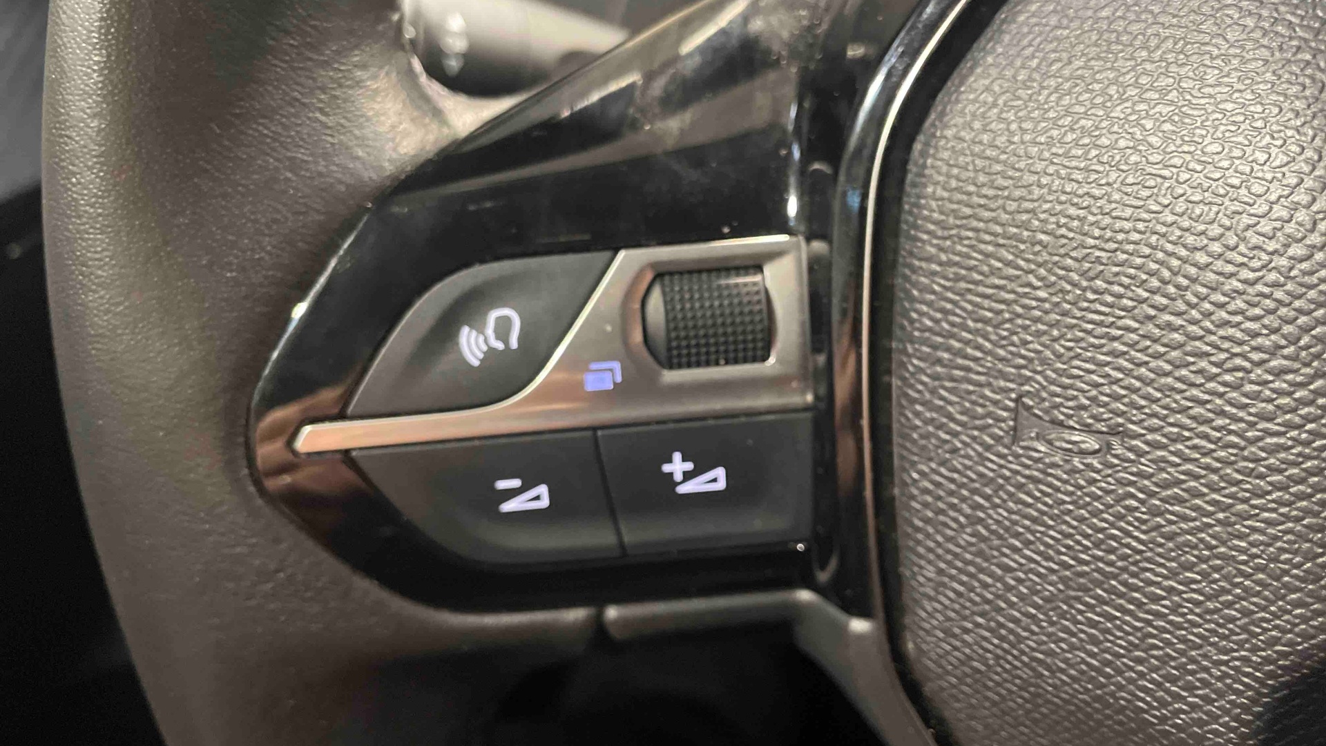 PEUGEOT 208 PureTech 100 S&S BVM6 Allure