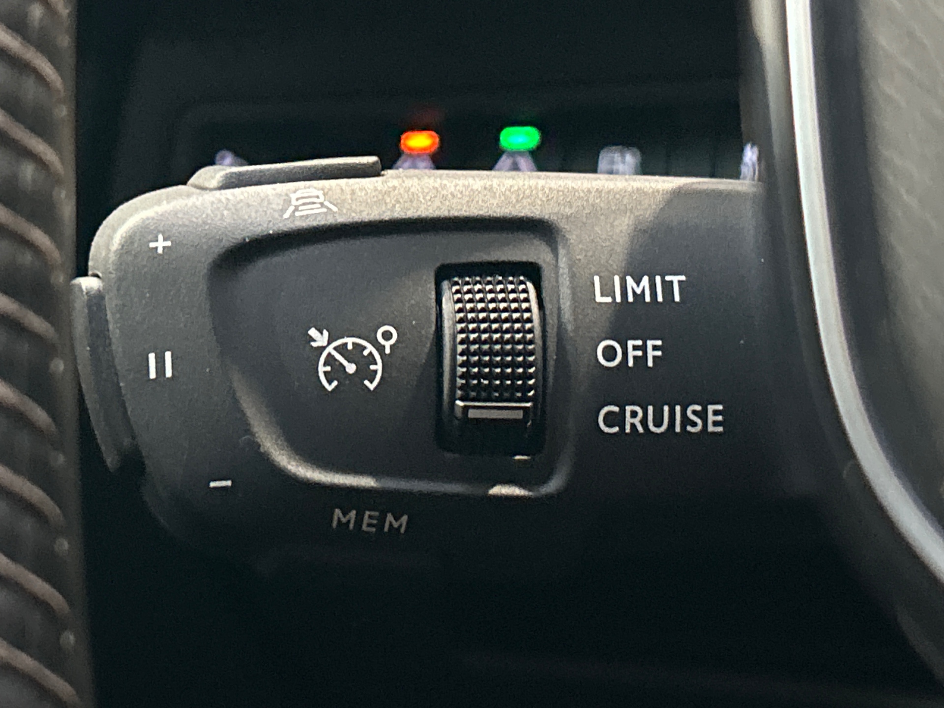 PEUGEOT 3008 Hybrid 180 e-EAT8 Allure Pack