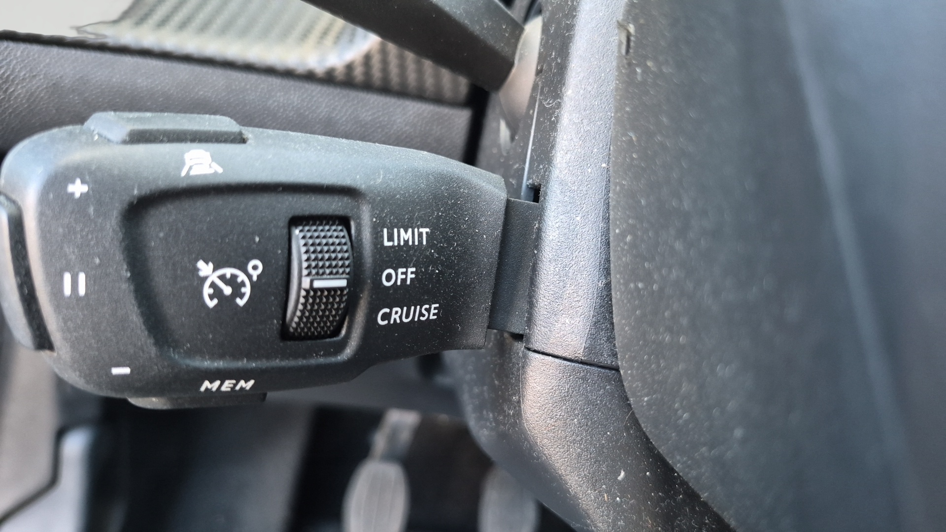 PEUGEOT 208 ALLURE PURETECH 100 S&S BVM6