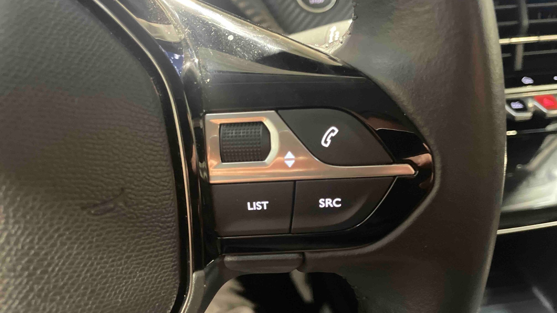 PEUGEOT 208 PureTech 100 S&S BVM6 Allure