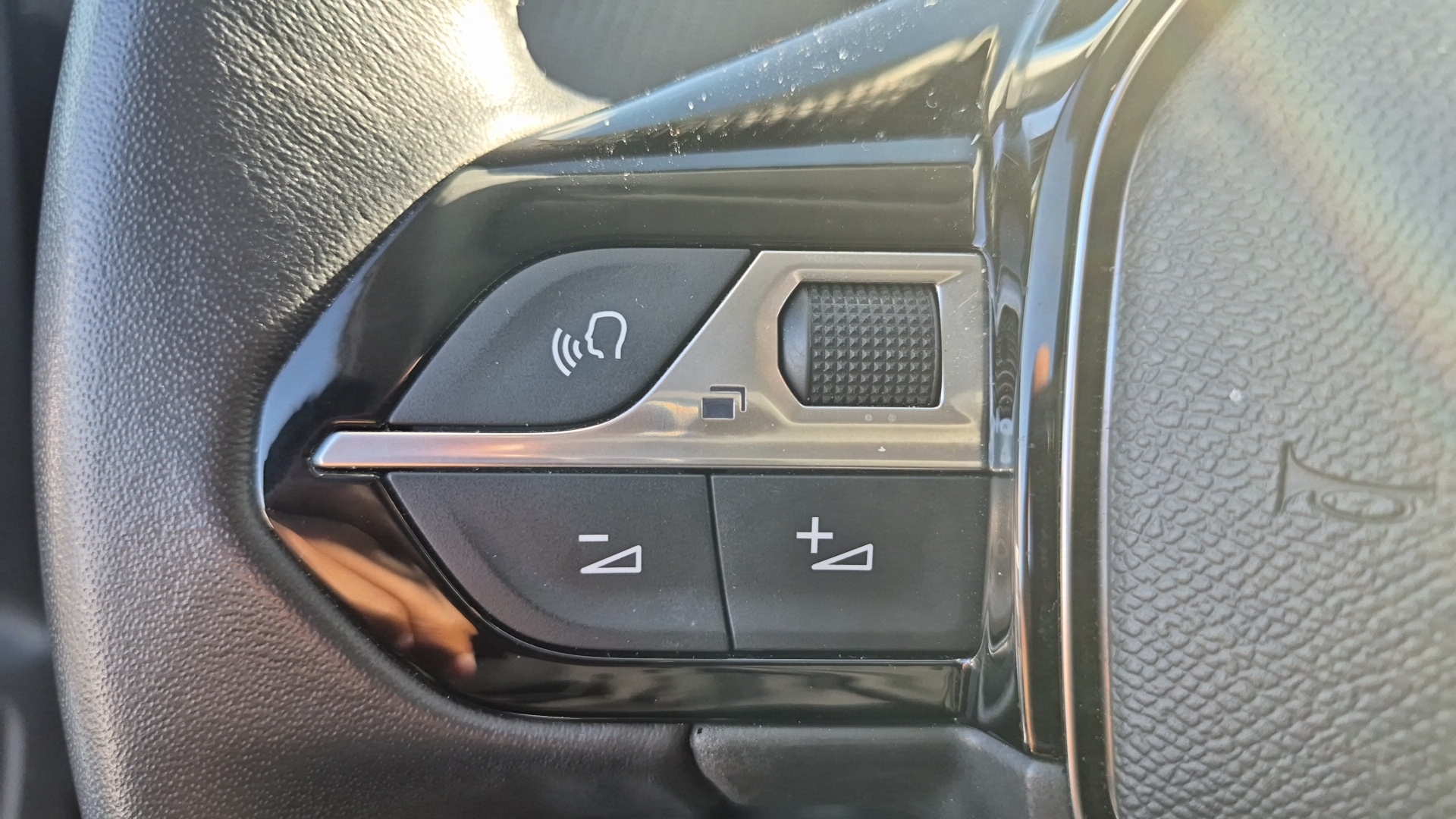 PEUGEOT 208 ALLURE PURETECH 100 S&S BVM6