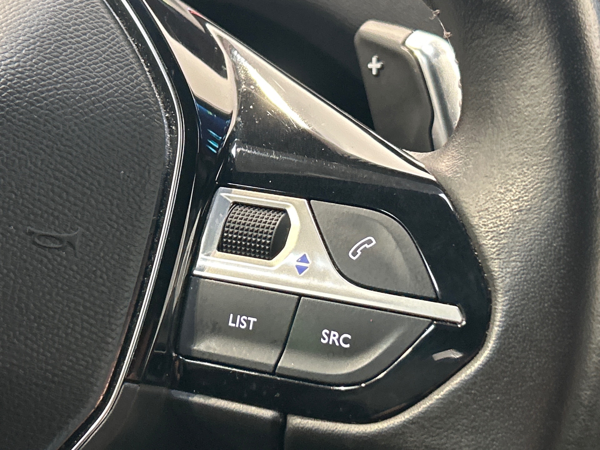 PEUGEOT 3008 Hybrid 180 e-EAT8 Allure Pack