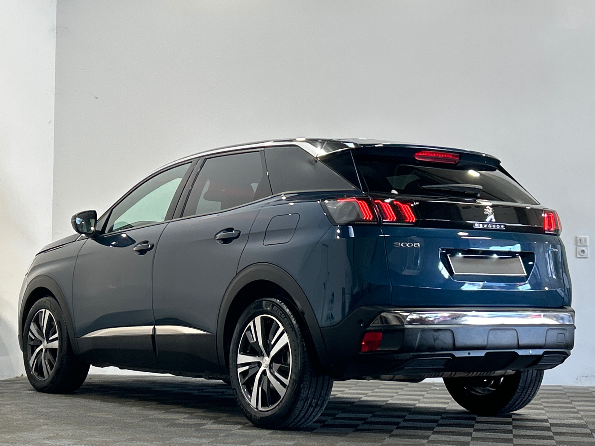 PEUGEOT 3008 Hybrid 180 e-EAT8 Allure Pack