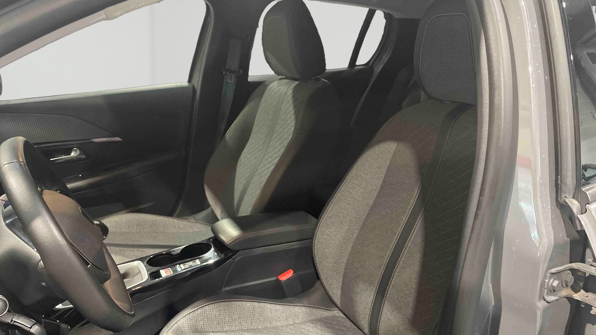 PEUGEOT 208 PureTech 100 S&S BVM6 Allure
