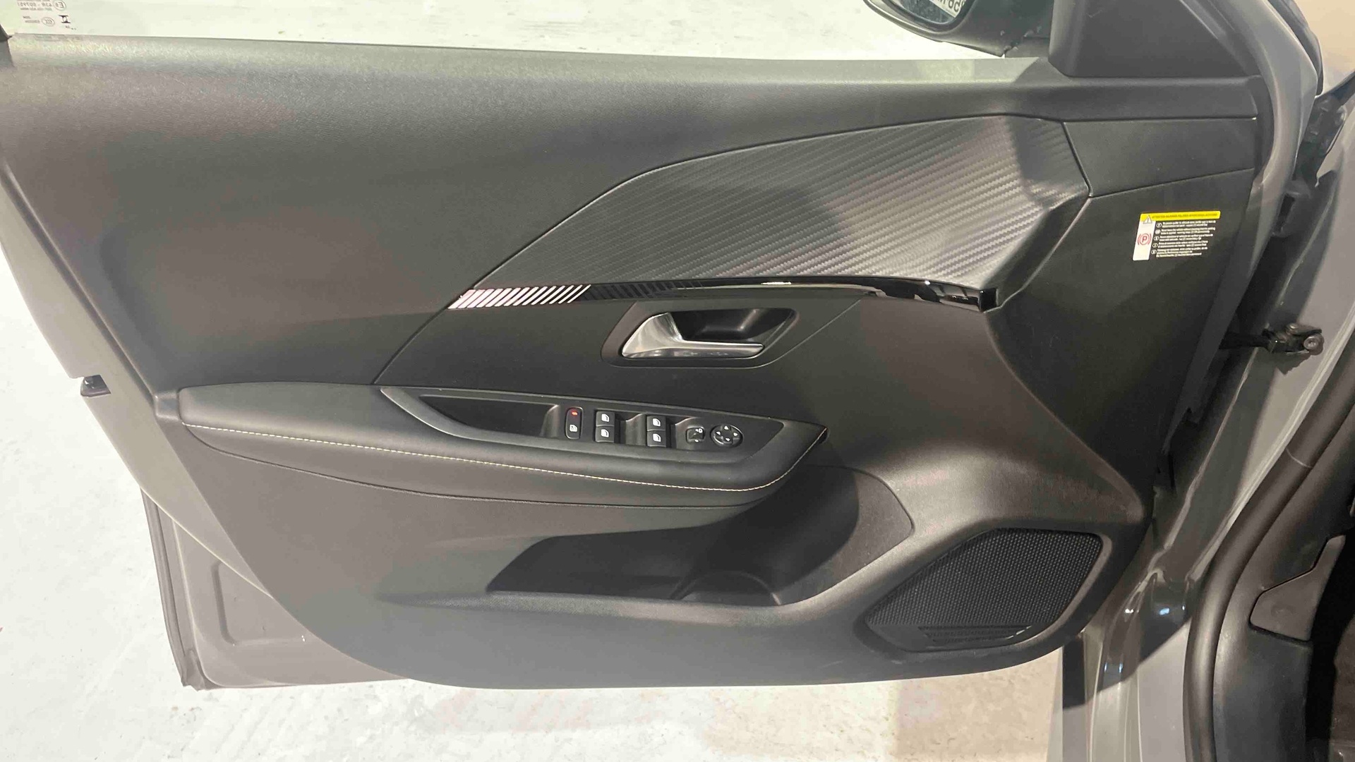 PEUGEOT 208 PureTech 100 S&S BVM6 Allure