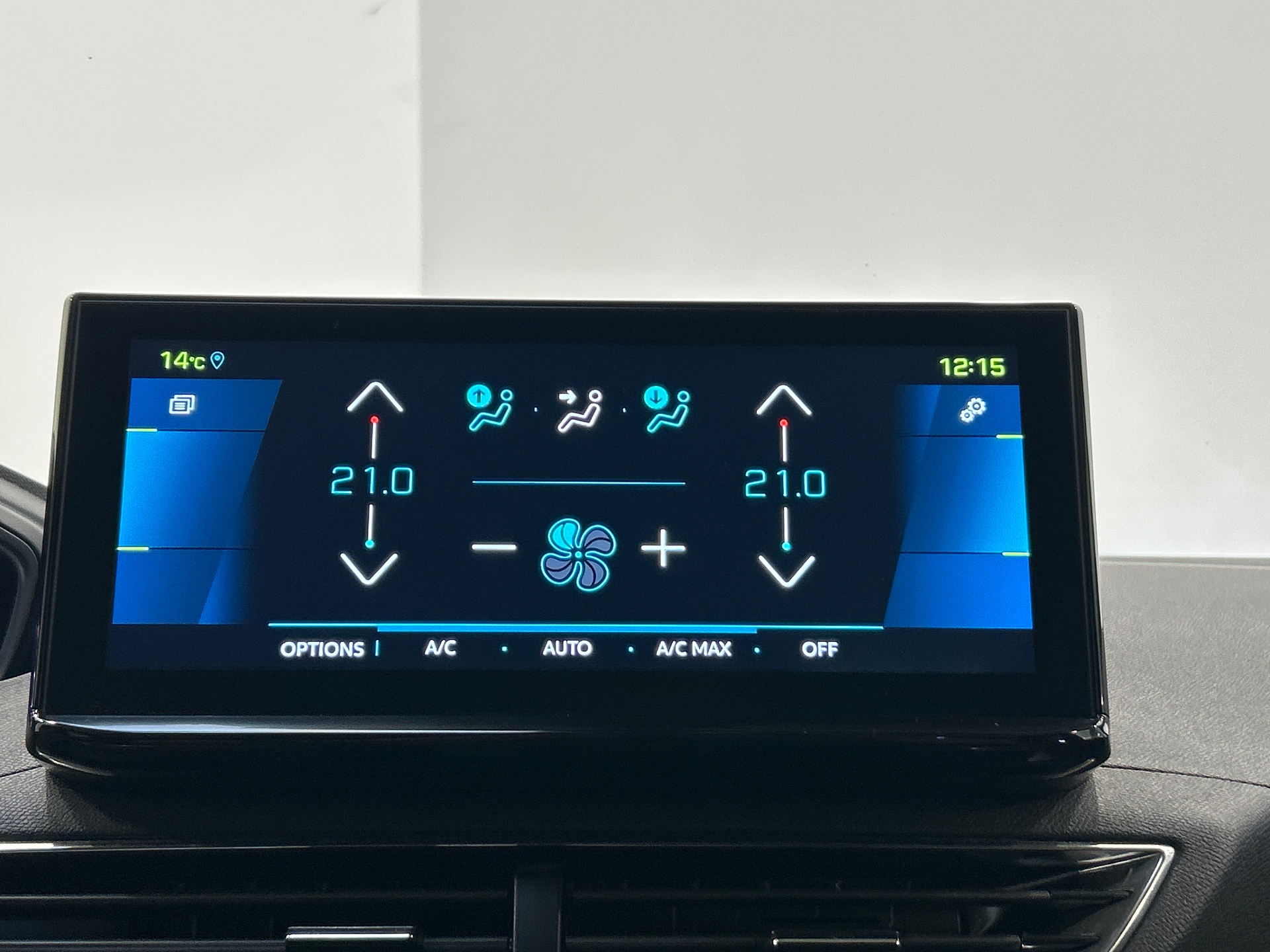 PEUGEOT 3008 Hybrid 180 e-EAT8 Allure Pack
