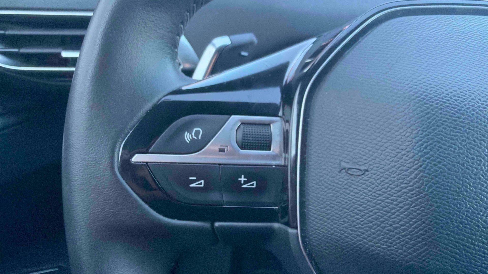 PEUGEOT 3008 ALLURE PACK HYBRID 136 CH E-DCS6