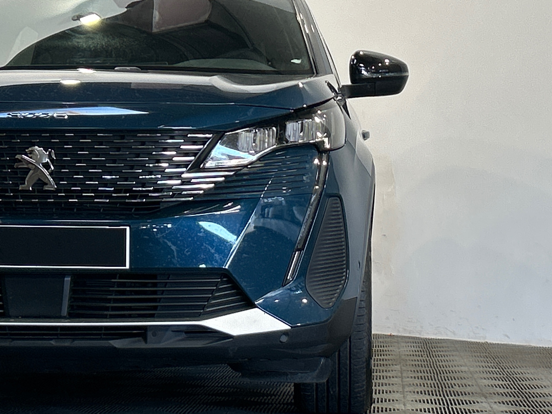 PEUGEOT 3008 Hybrid 180 e-EAT8 Allure Pack