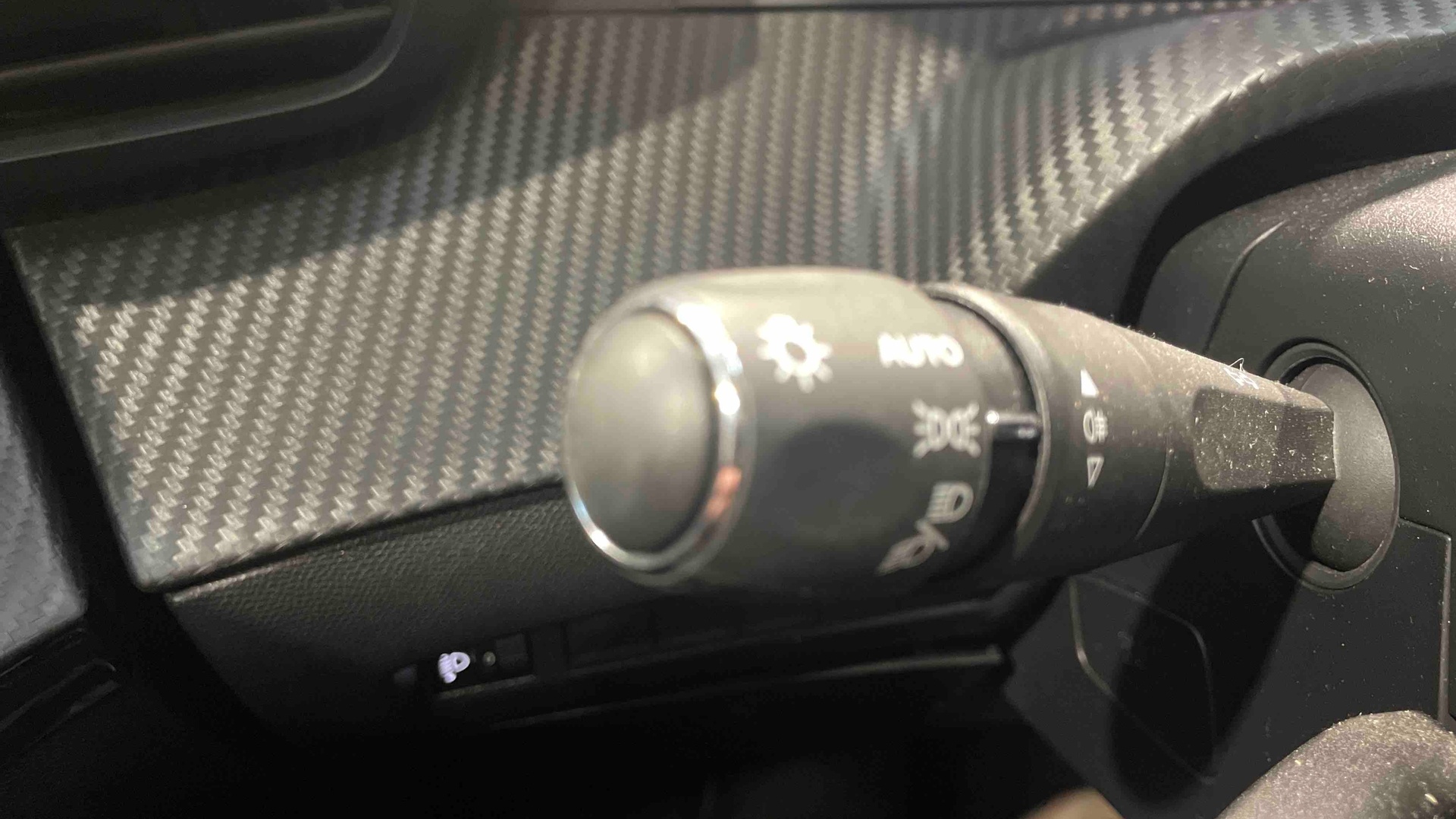 PEUGEOT 208 PureTech 100 S&S BVM6 Allure